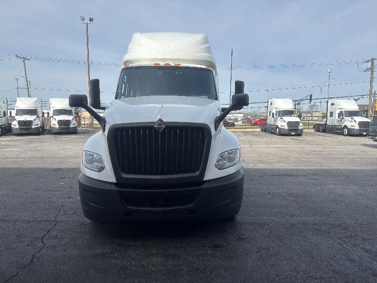 2023 International LT — photo 2