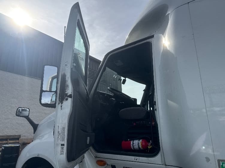 2023 International LT — photo 9