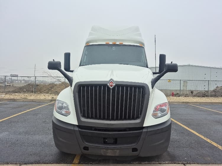 2023 International LT — photo 2