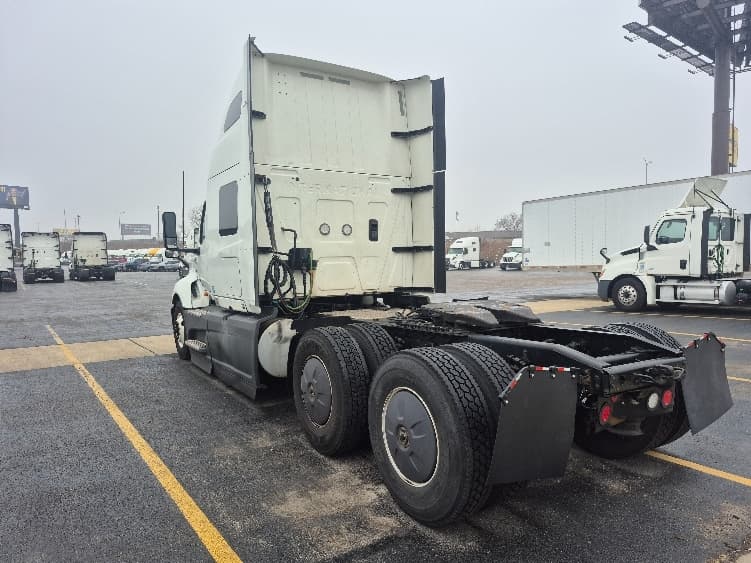 2023 International LT — photo 5