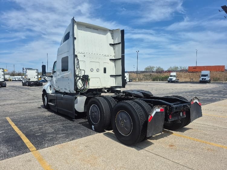 2023 International LT — photo 5