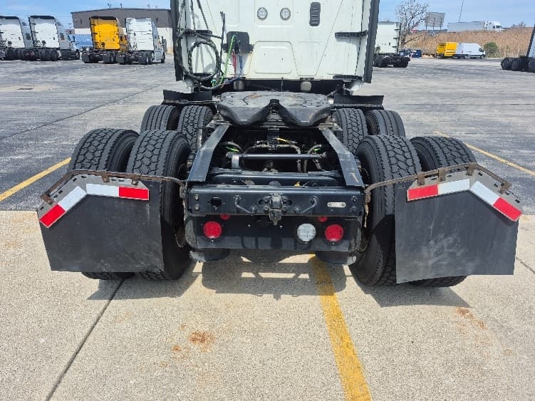 2023 International LT — photo 6