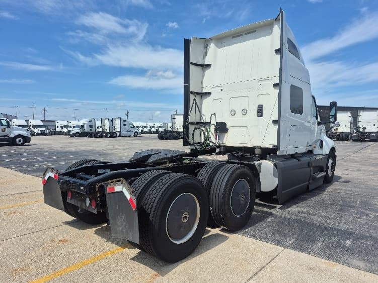 2023 International LT — photo 7