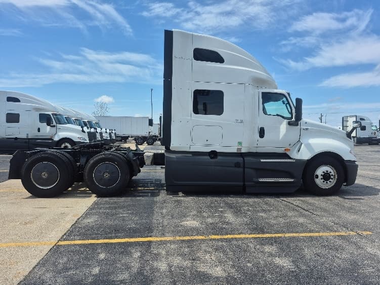 2023 International LT — photo 8