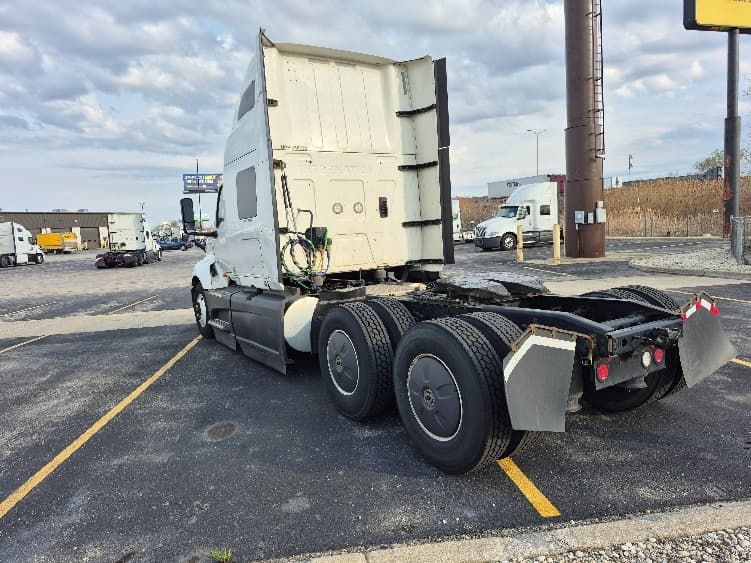 2023 International LT — photo 5