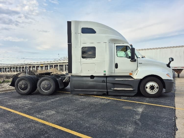 2023 International LT — photo 8