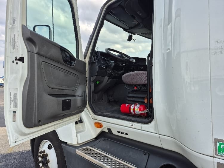 2023 International LT — photo 9