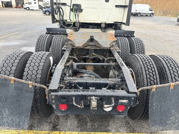 2023 International LT — photo 6