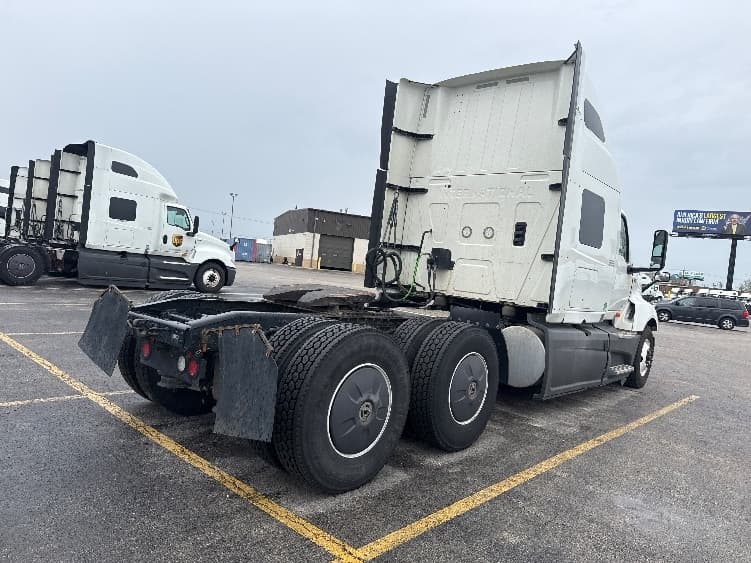 2023 International LT — photo 7