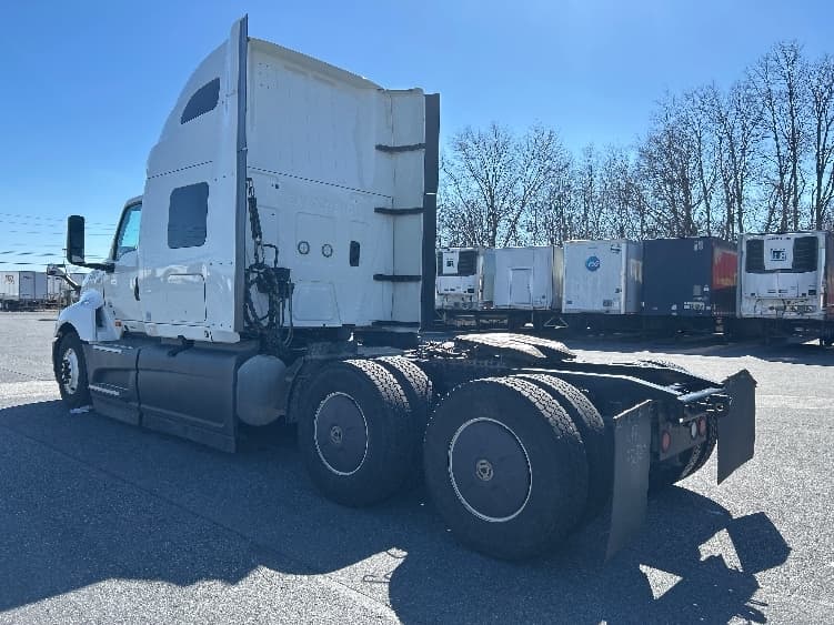 2023 International LT — photo 5