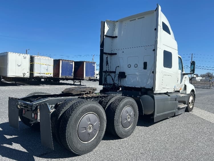 2023 International LT — photo 7