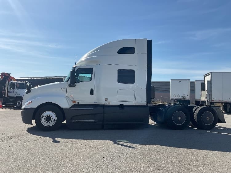 2024 International LT — photo 4