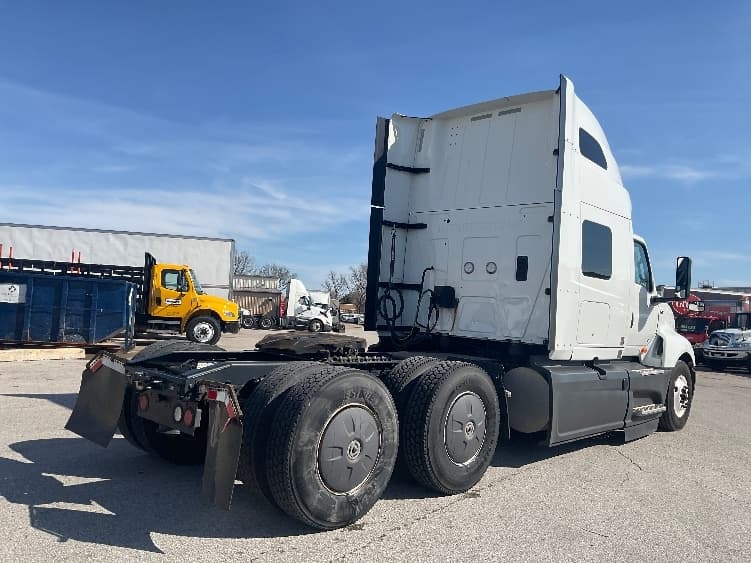 2024 International LT — photo 7