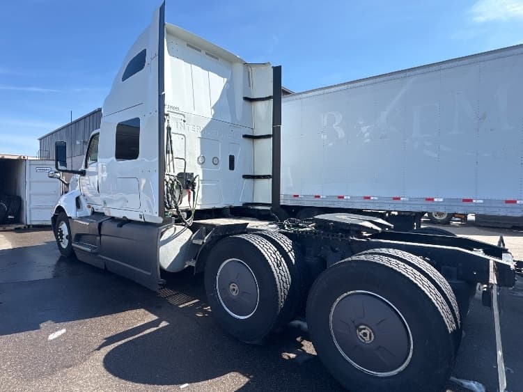 2023 International LT — photo 5