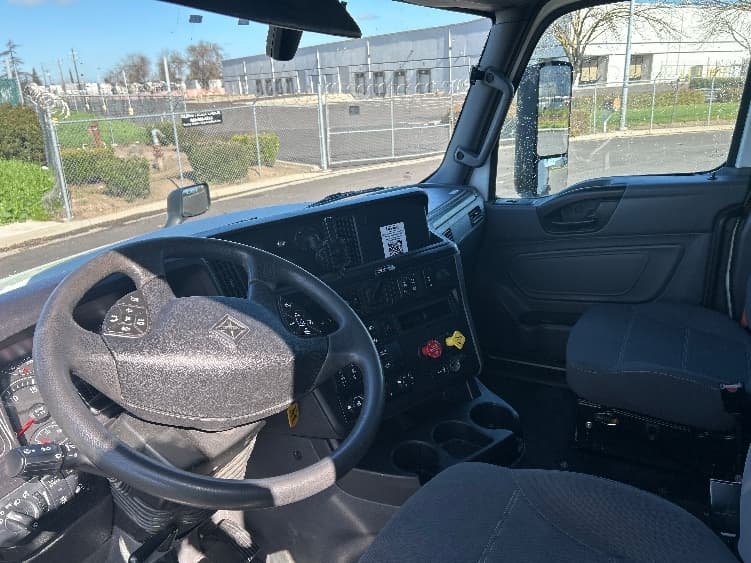 2023 International LT — photo 10