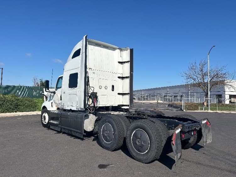 2023 International LT — photo 5