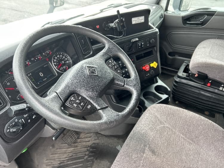 2023 International LT — photo 10