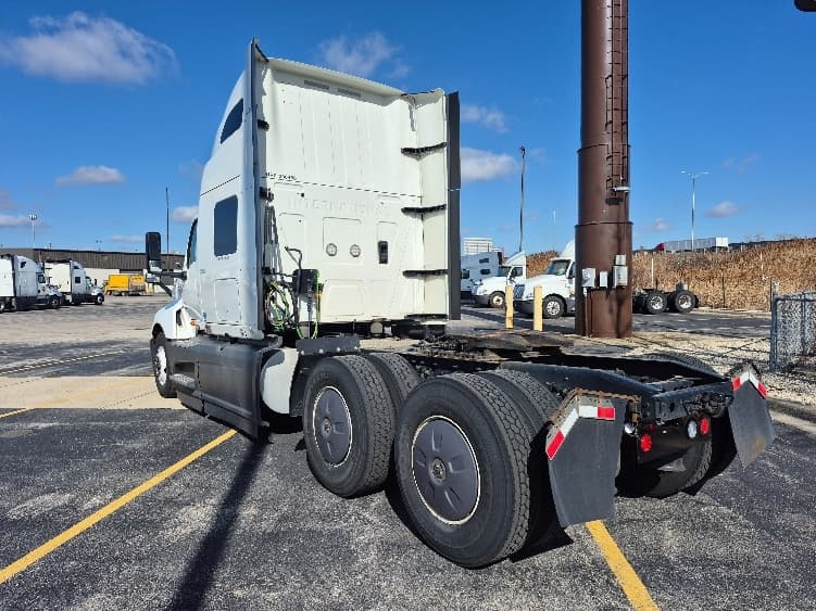 2023 International LT — photo 5