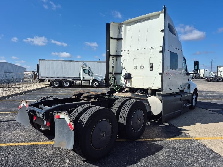 2023 International LT — photo 7