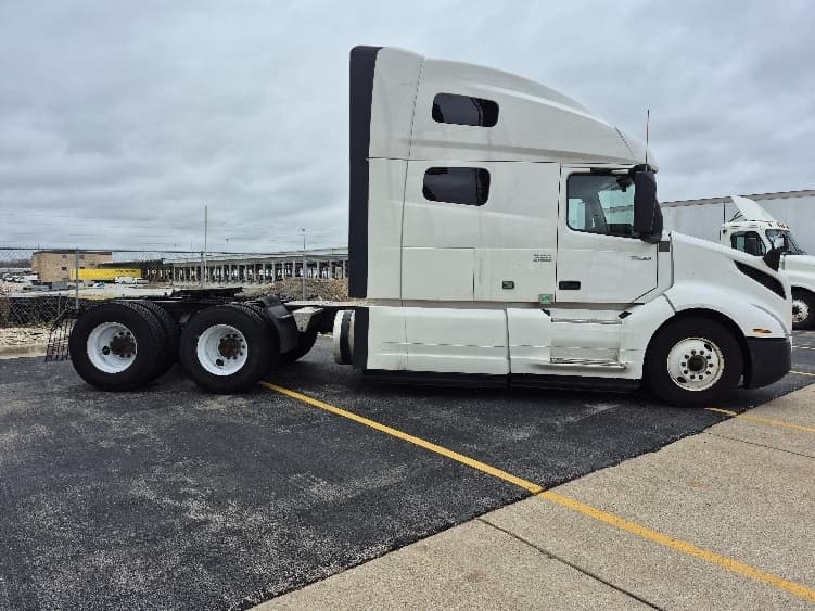 2023 Volvo VNL 760 — photo 8