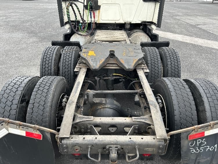 2023 International LT — photo 6