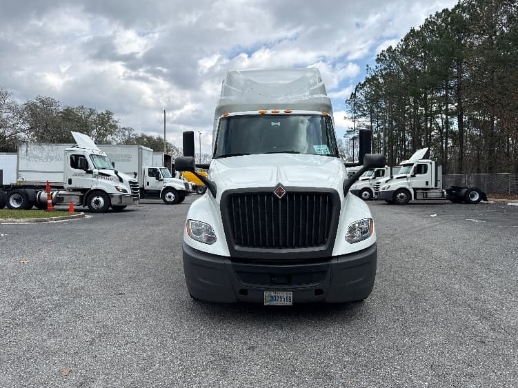 2023 International LT — photo 2