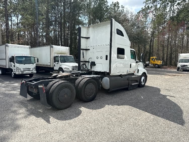 2023 International LT — photo 7