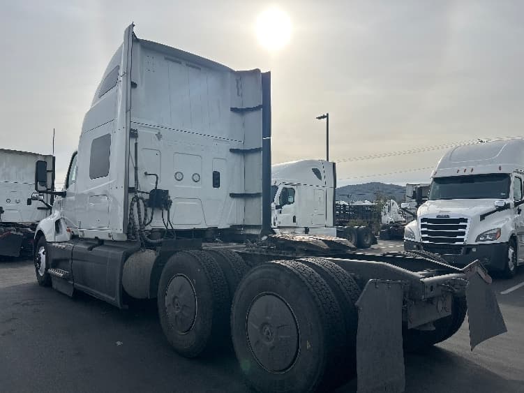 2023 International LT — photo 5