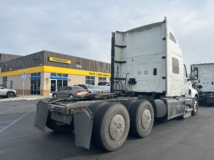 2023 International LT — photo 7