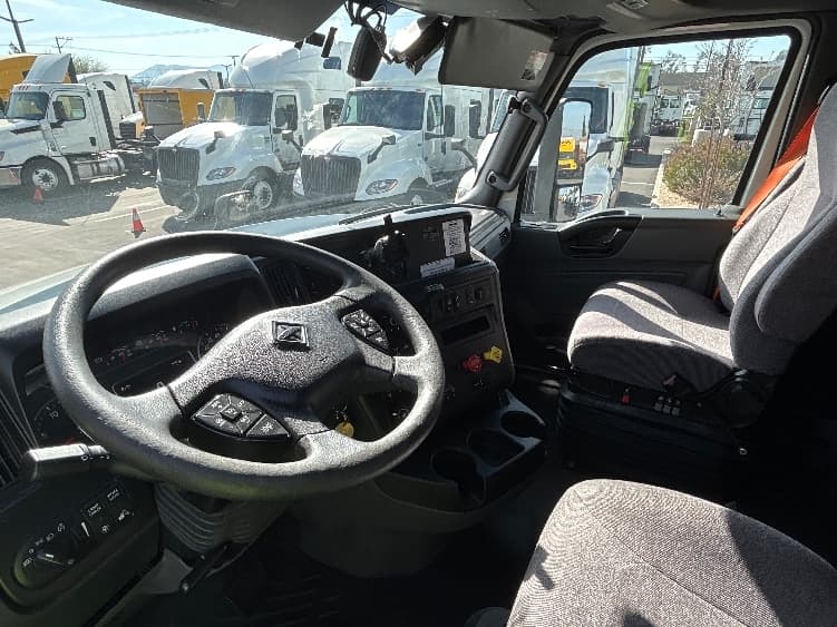 2023 International LT — photo 10