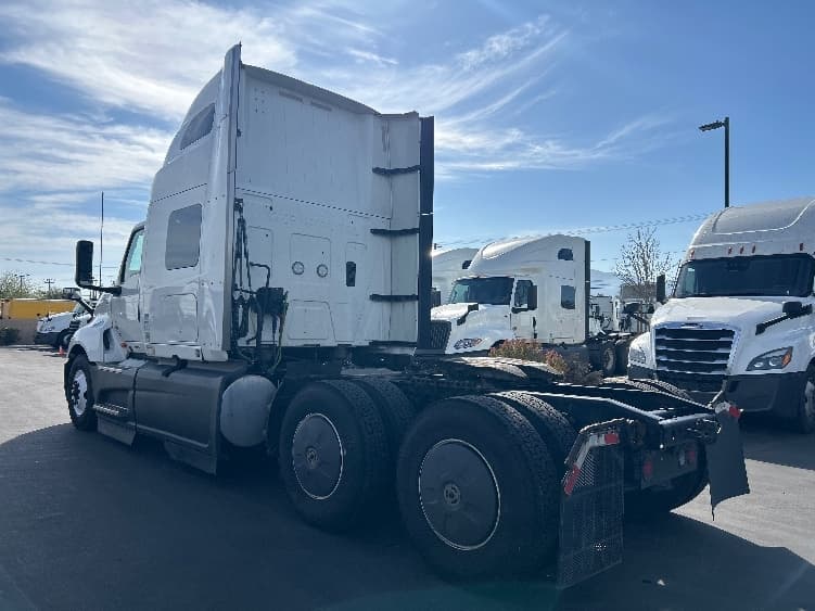 2023 International LT — photo 5