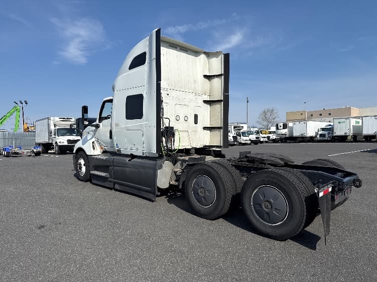 2023 International LT — photo 5