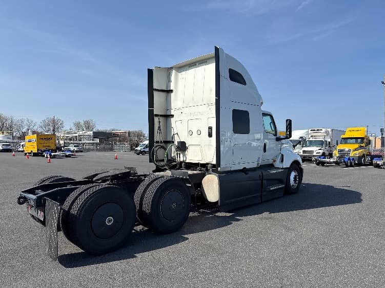 2023 International LT — photo 7