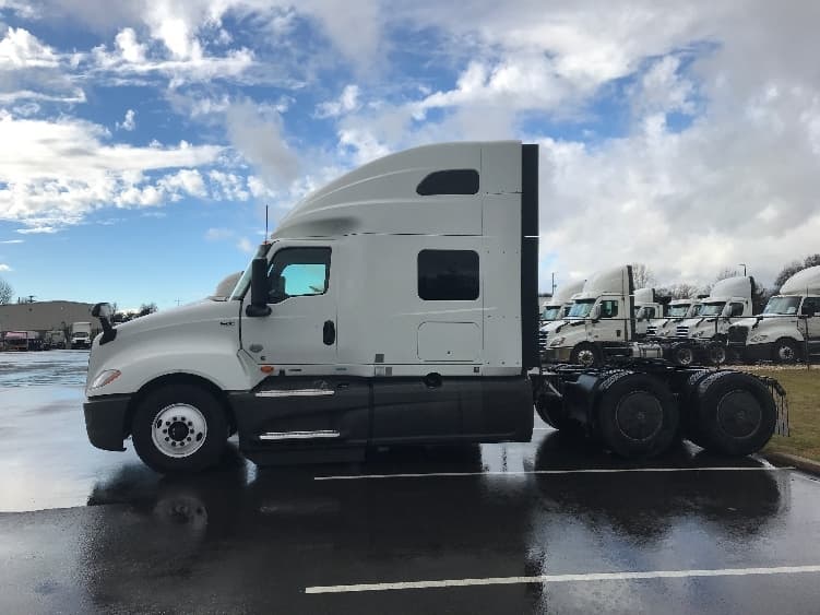 2023 International LT — photo 4