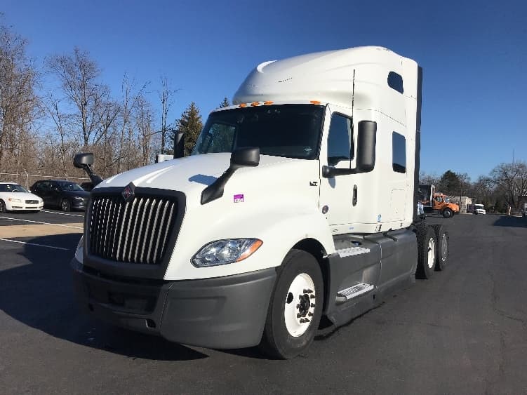 2023 International LT — photo 3