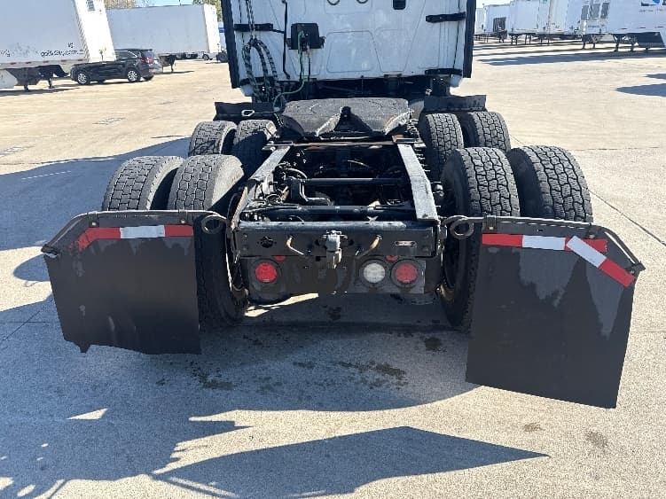 2023 International LT — photo 6