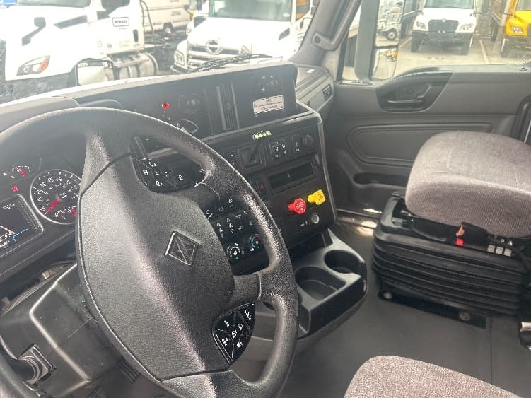 2023 International LT — photo 10
