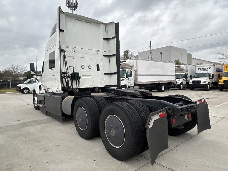 2023 International LT — photo 5