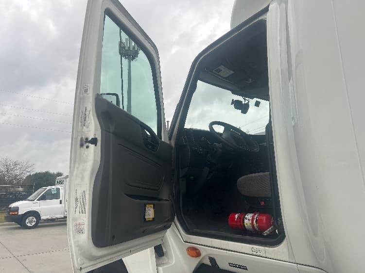 2023 International LT — photo 9