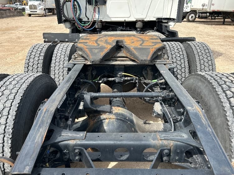 2023 International LT — photo 6