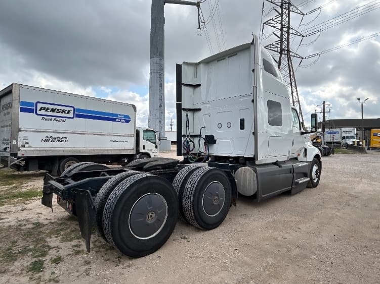 2023 International LT — photo 7