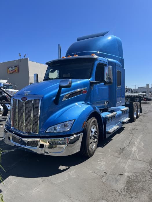 2024 Peterbilt 579 — photo 2
