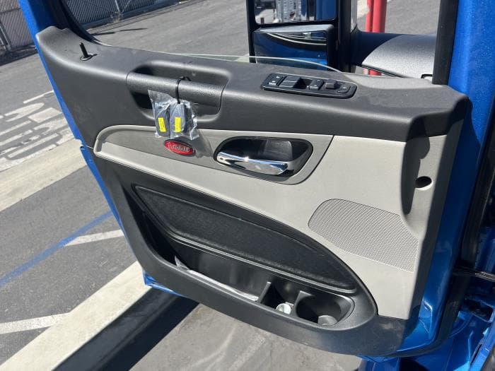 2024 Peterbilt 579 — photo 8