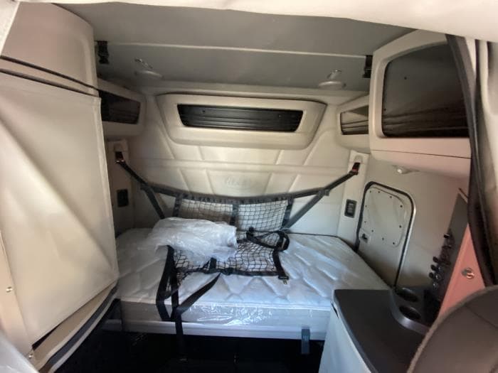 2024 Peterbilt 567 — photo 14