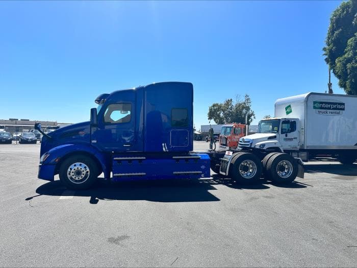 2024 Peterbilt 579 — photo 2