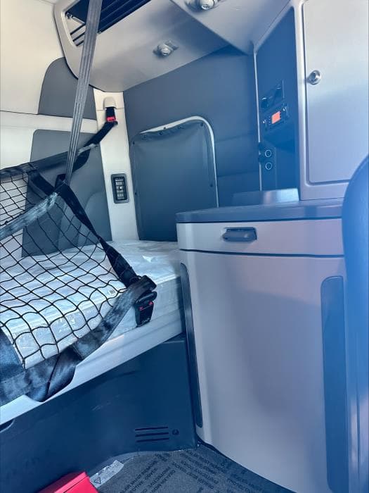 2024 Peterbilt 579 — photo 15