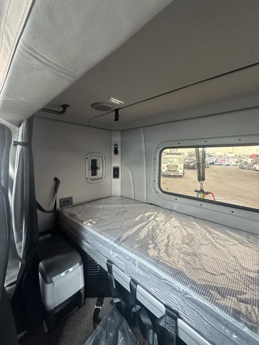 2024 Peterbilt 567 — photo 14