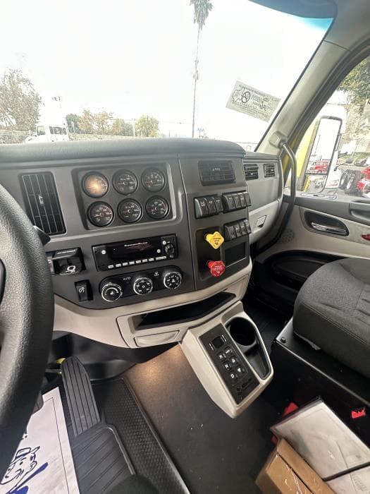 2024 Peterbilt 567 — photo 15