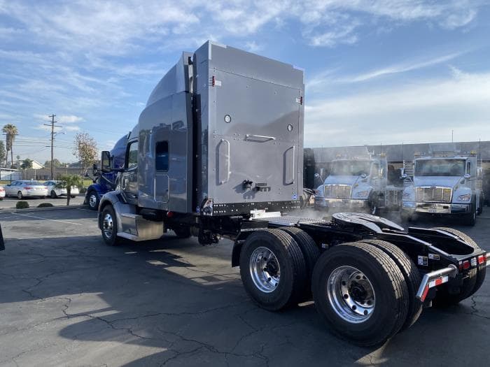 2024 Peterbilt 579 — photo 8