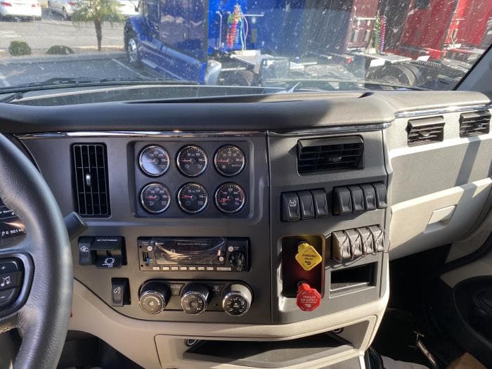 2024 Peterbilt 579 — photo 13